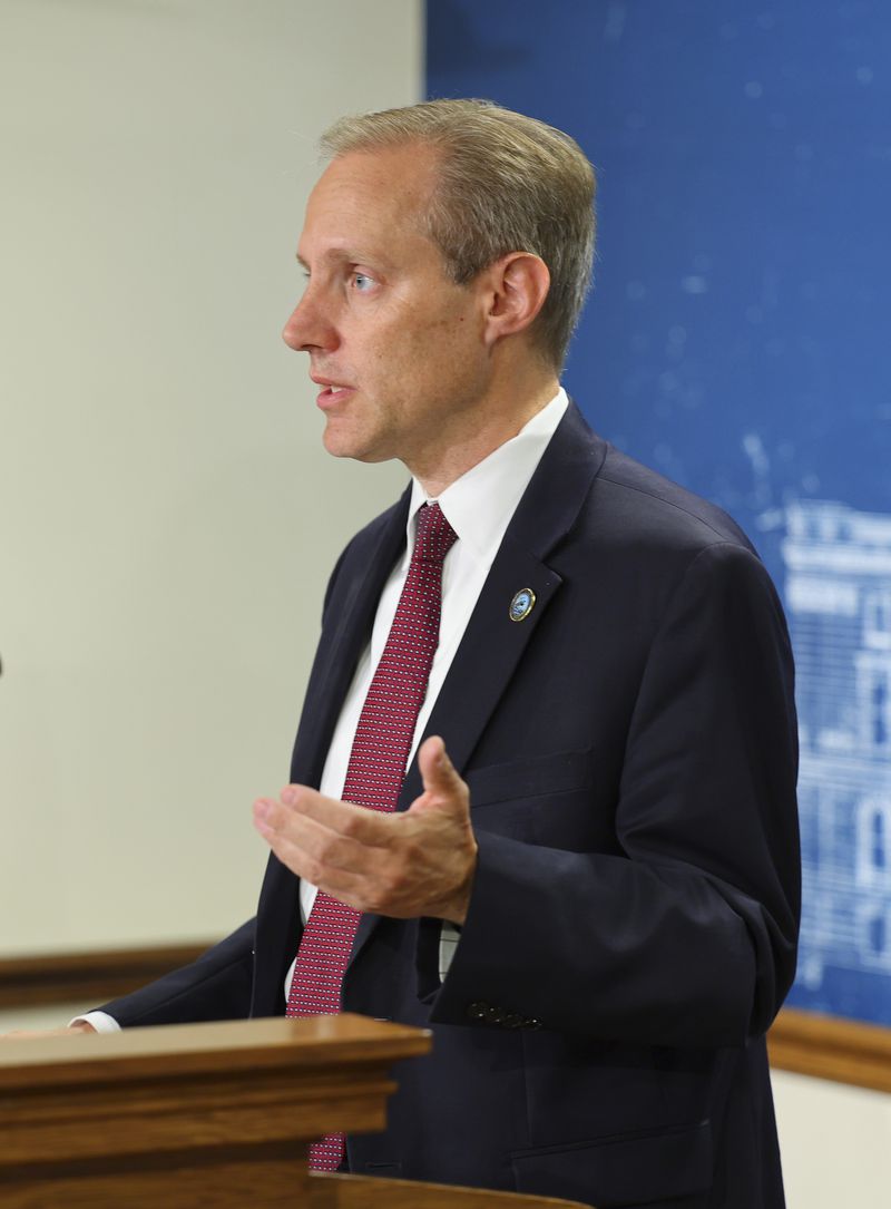 Minnesota Secretary of State Steve Simon speaks to the media about early voting at the Minnesota State Capitol, Thursday, September 19, 2024, in St. Paul, Minn. (AP Photo/Adam Bettcher)