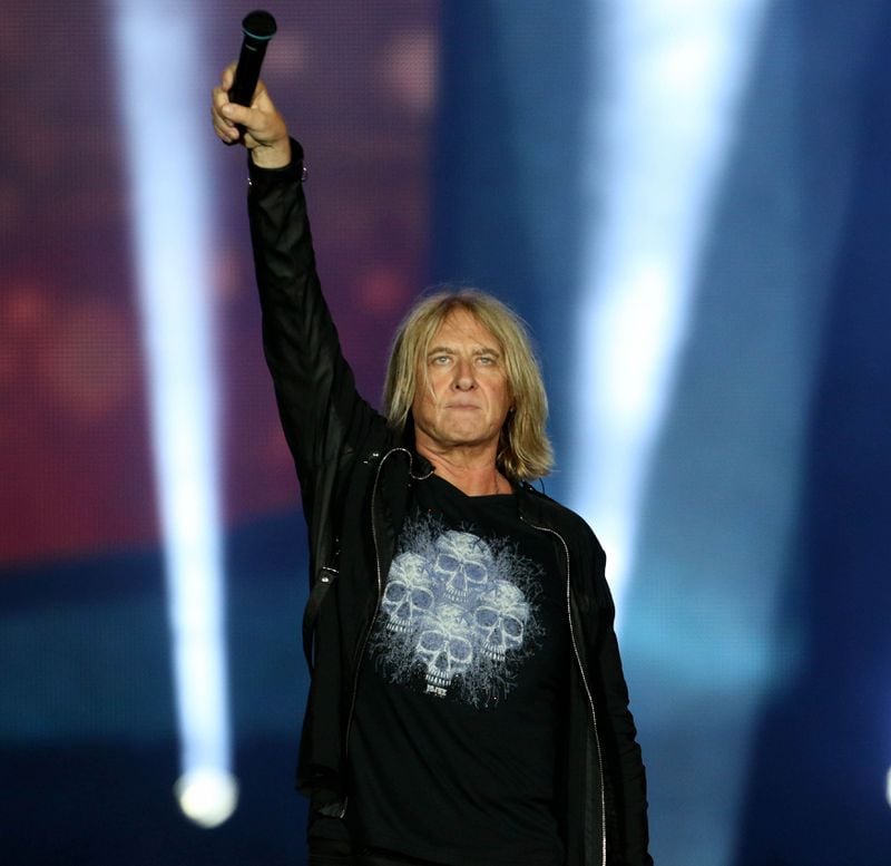 Joe Elliott is still the man.  Photo: Robb Cohen Photography & Video/ www.RobbsPhotos.com