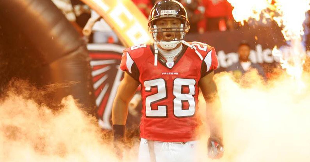 Warrick Dunn humbled to join Falcons Ring of Honor: 'I'll cherish it'