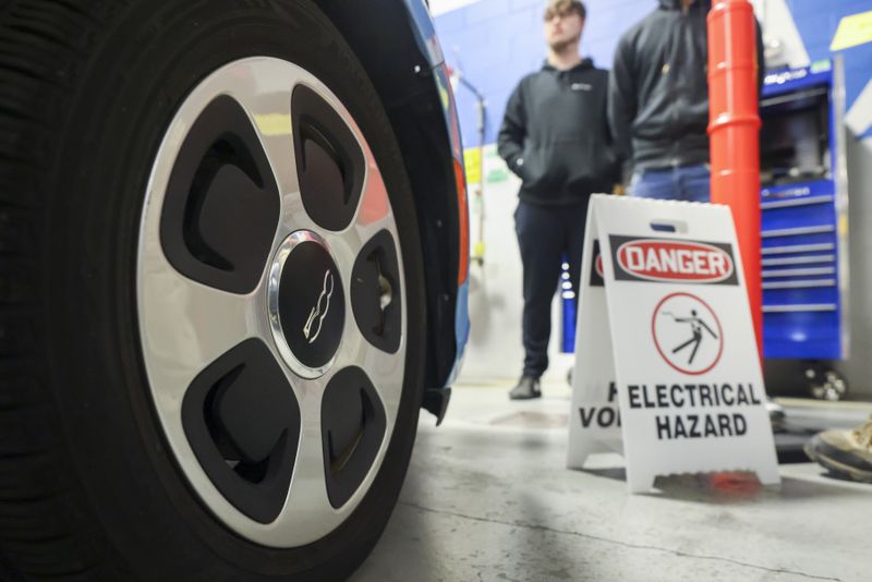 The EV Automotive Lab at Gwinnett Technical College on Oct. 18 in Lawrenceville, Ga. (Jason Getz/The Atlanta Journal-Constitution)