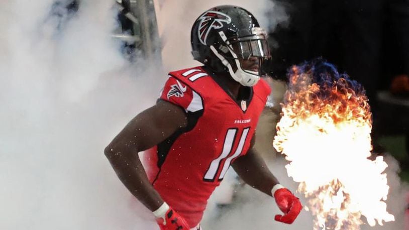 WR Julio Jones takes the field in new all-black Falcons uniform