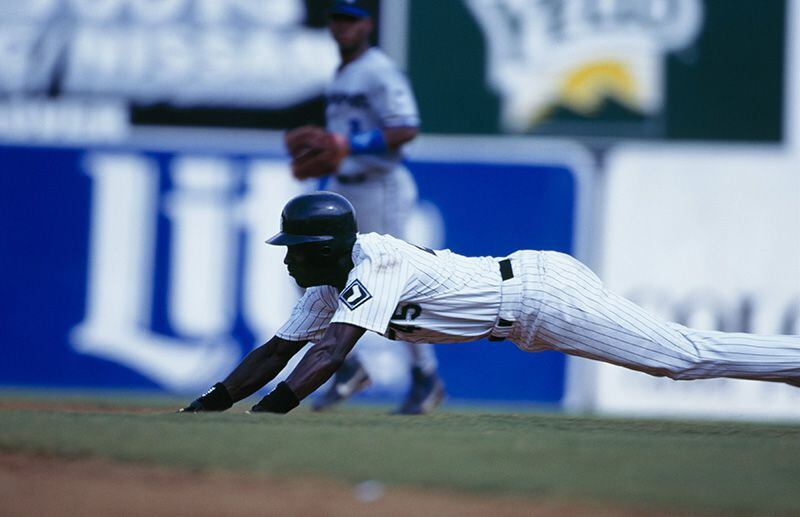 March 4, 1994: Michael Jordan makes his baseball debut with Chicago White  Sox in spring training – Society for American Baseball Research