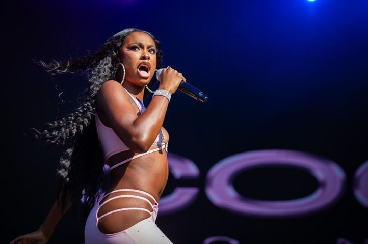  Coco Jones hit the crowd with smooth R&B under the scorching October sun at ONE Musicfest in Atlanta on Saturday, Oct. 28, 2023. (Ryan Fleisher for The Atlanta Journal-Constitution)