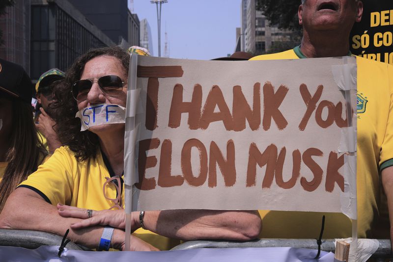 Demonstrators take part in a demonstration calling for the impeachment of Supreme Court Minister Alexandre de Moraes, who recently imposed a nationwide block on Elon Musk’s social media platform X, in Sao Paulo, Saturday, Sept. 7, 2024. (AP Photo/Ettore Chiereguini)