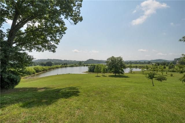 753-acre property includes Antebellum home, log cabin