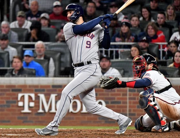 World Series 2021: Houston Astros beat Atlanta Braves 9-5 in game five to  keep series alive - BBC Sport