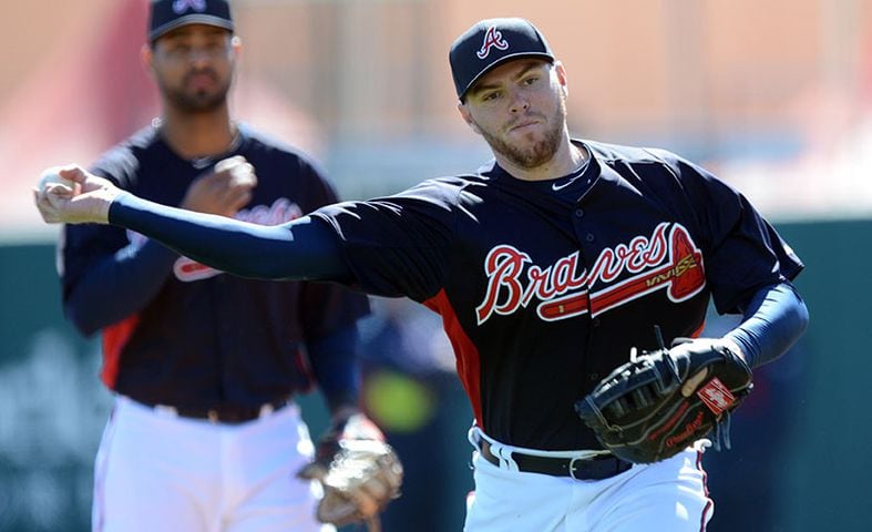 Braves' first baseman opens up to fans on Twitter