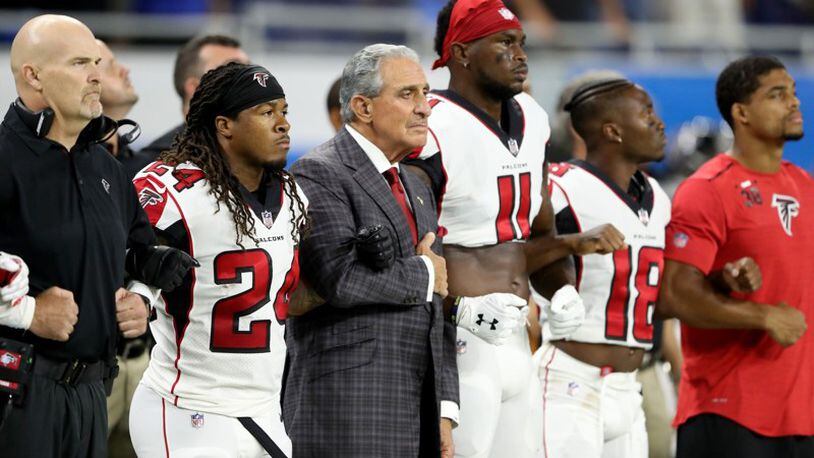 Detroit Lions, Atlanta Falcons players take a knee during national