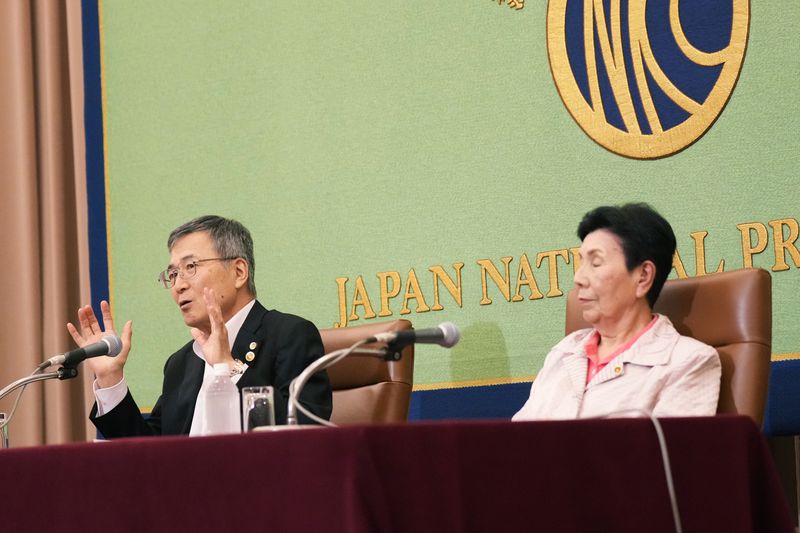 Hideyo Ogawa, left, lawyer for Iwao Hakamada, who was recently acquitted by a district court after a retrial for a 1966 quadruple murder, speaks during a news conference in Tokyo, Monday, Sept. 30, 2024. Iwao Hakamada's sister Hideko Hakamada sits next to the lawyer. (AP Photo/Hiro Komae)