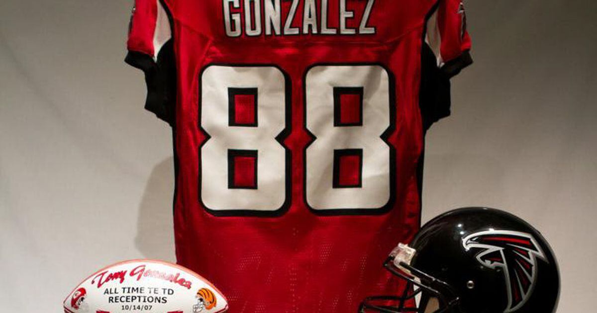 88 photos of Hall of Fame tight end Tony Gonzalez with the Falcons