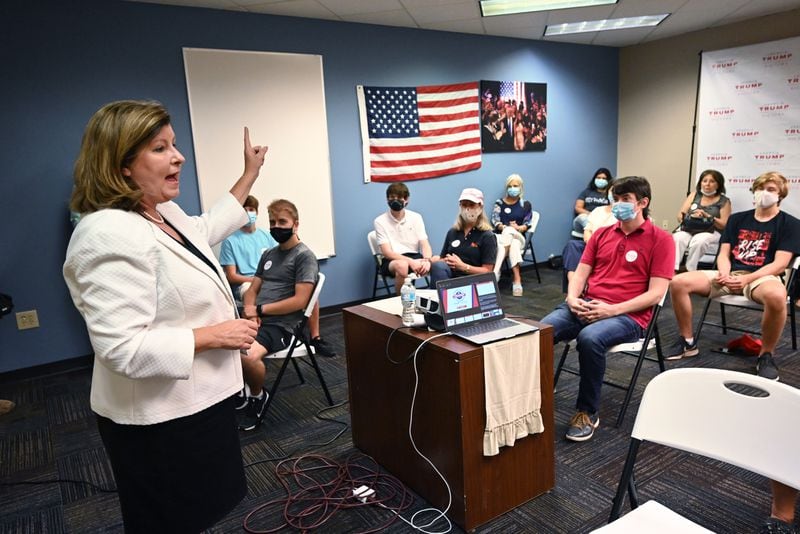 Former U.S. Rep. Karen Handel, who is running this year to return to Congress, recently conducted a training session for supporters on how to engage voters. (Hyosub Shin / Hyosub.Shin@ajc.com)