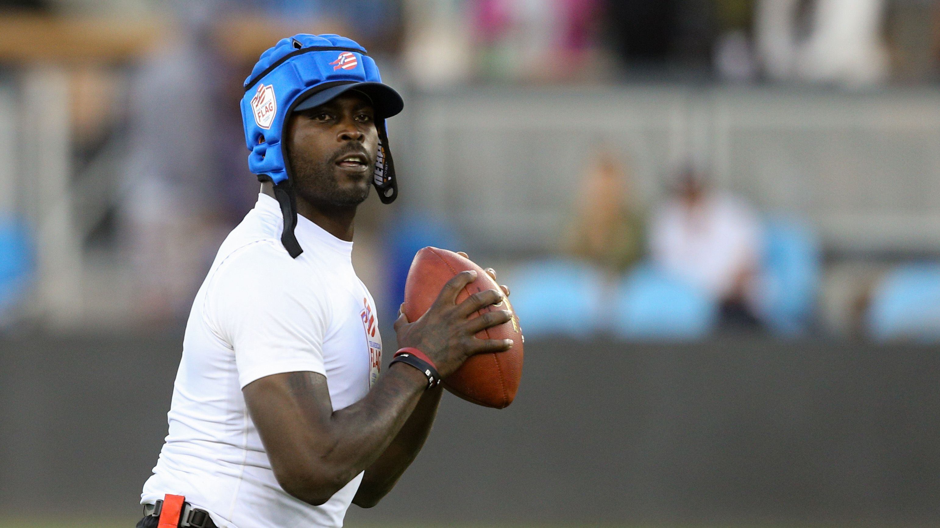 Michael Vick leads Team Vick to victory in American Flag Football League  Launch Game