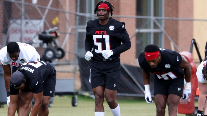 051322 Flowery Branch: Atlanta Falcons outside linebacker DeAngelo Malone (51), from Western Kentucky and Cedar Grove HS, participates during rookie minicamp at the Atlanta Falcons Practice Facility on Friday, May 13, 2022, in Flowery Branch, Ga. (Jason Getz / Jason.Getz@ajc.com)