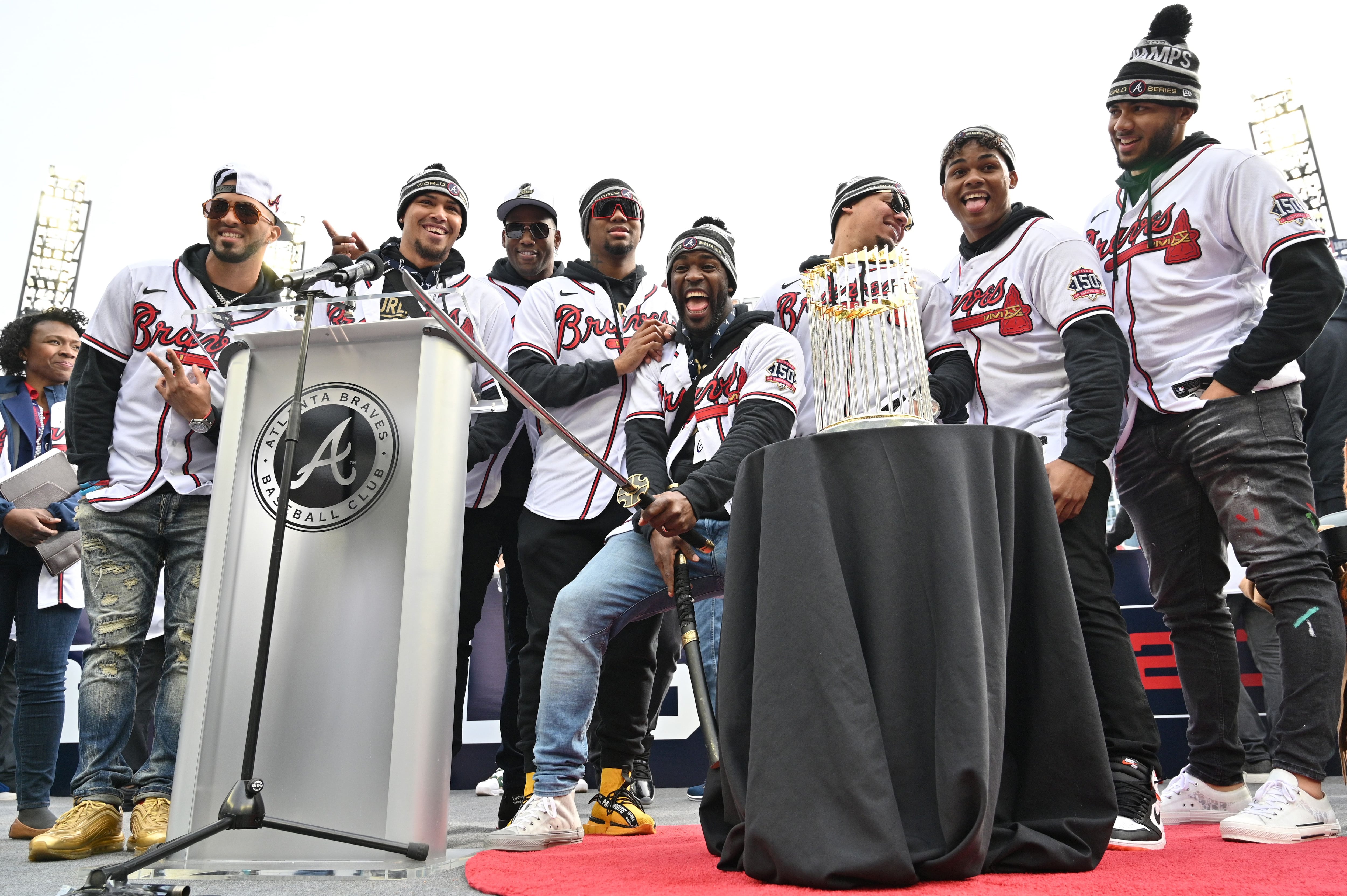 Chipper Jones, Brian Snitker share thoughts on Hank Aaron - Battery Power