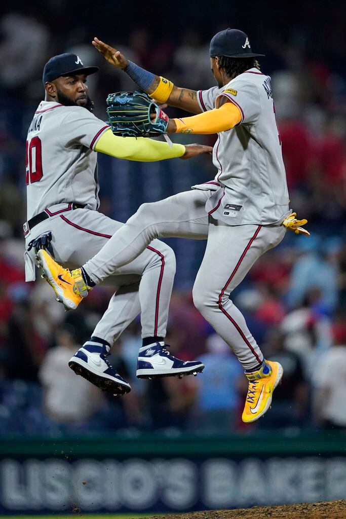 Andruw Jones congratulates Braves slugger Matt Olson on tying his  single-season home run record