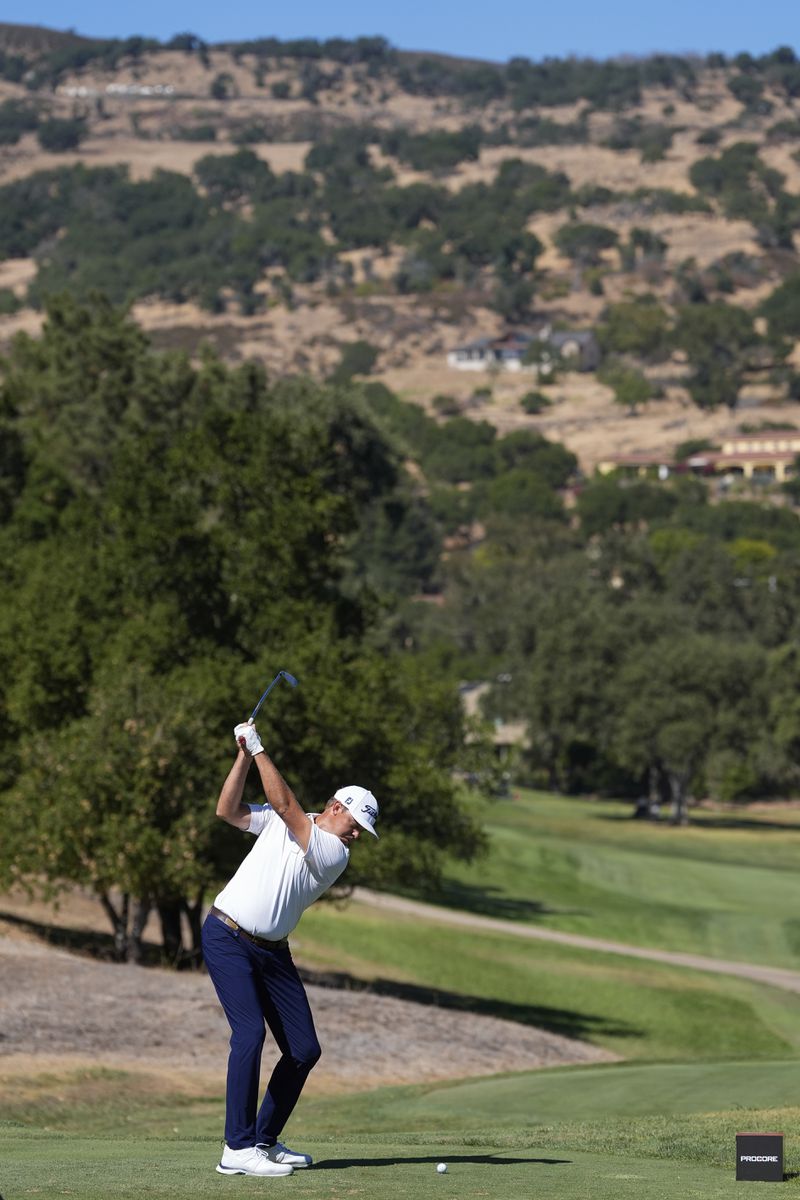 Patton Kizzire hits from the fourth tee during the third round of the Procore Championship golf tournament at the Silverado Resort North Course, Saturday, Sept. 14, 2024, in Napa, Calif. (AP Photo/Godofredo A. Vásquez)