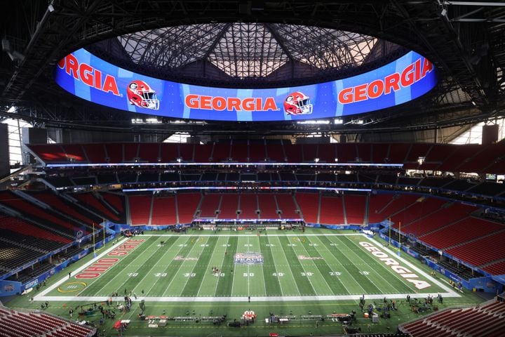 WATCH: Georgia Bulldogs Fans Light Up Mercedes-Benz Stadium