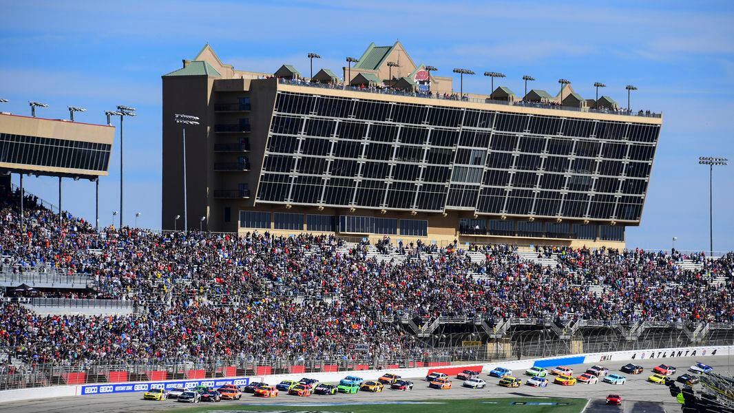 Grudgingly Nascar Its Fans Give Up On Racing This Weekend In Atlanta