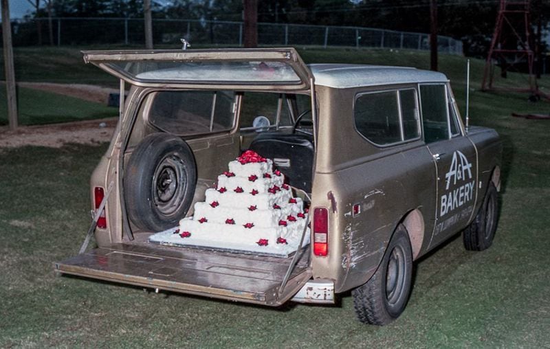A&A Bakery makes a cake delivery to a 1983 gathering at the University of Georgia athletic practice fields. (Courtesy of Tom McConnell)