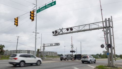 Cars going through a railroad crossing on Wednesday, September 18, 2024 in Savannah, GA. (AJC Photo/Katelyn Myrick)