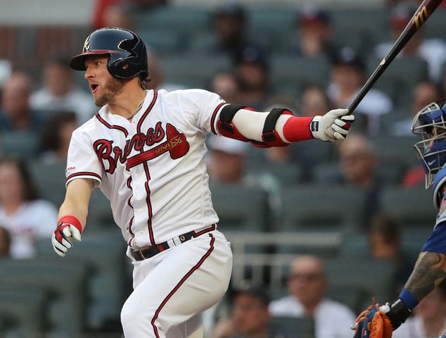 Photos: Braves begin home series with Mets