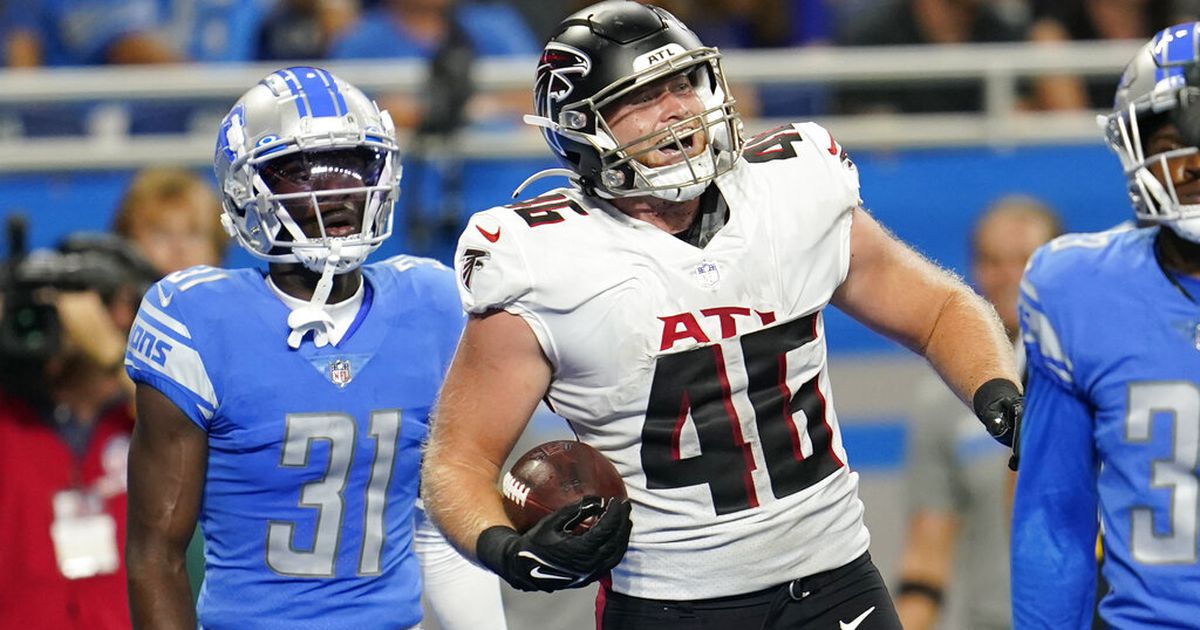 Atlanta Falcons tight end Parker Hesse (46) runs for the play