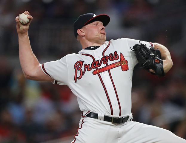 Photos: Braves win opener of key home series with Mets