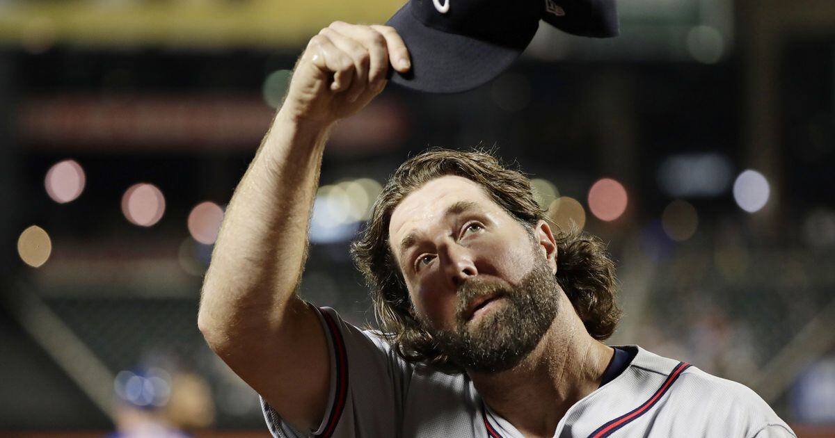 R.A. Dickey, Bartolo Colon give Atlanta Braves bridge to future