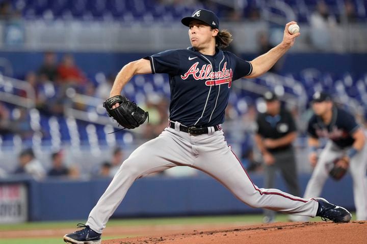 Braves continue road mastery with sweep of Marlins
