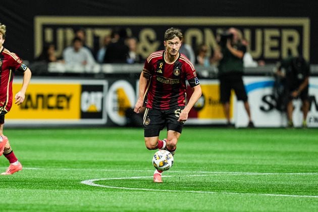 Atlanta United midfielder Alexey Miranchuk #59 dribbles up the field during the match against the Nashville SC at Mercedes-Benz Stadium in Atlanta, GA on Saturday September 14, 2024. (Photo by Madelaina Polk/Atlanta United)