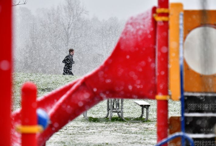 PHOTOS: Snow scenes in metro Atlanta, North Georgia