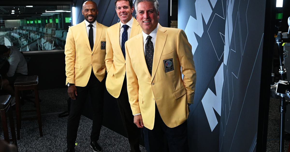 Report: ESPN to keep 'Monday Night Football' booth of Steve Levy, Brian  Griese, Louis Riddick