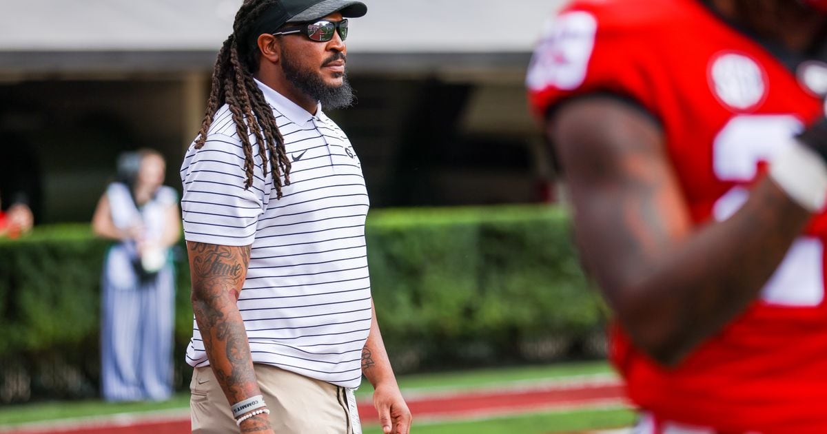 Georgia football staffer Jarvis Jones not on sideline Saturday. What Kirby  Smart said.