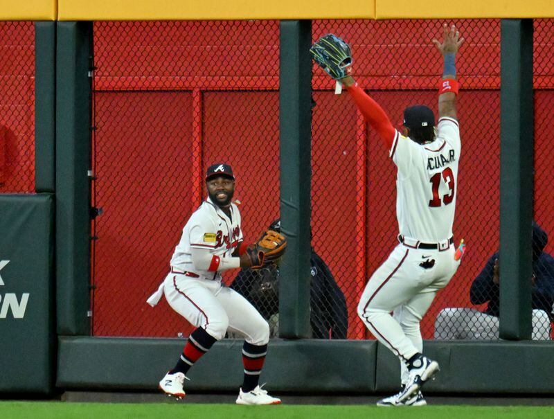 Atlanta Braves center fielder Michael Harris II makes a game-saving play in the ninth inning. (Hyosub Shin / Hyosub.Shin@ajc.com)