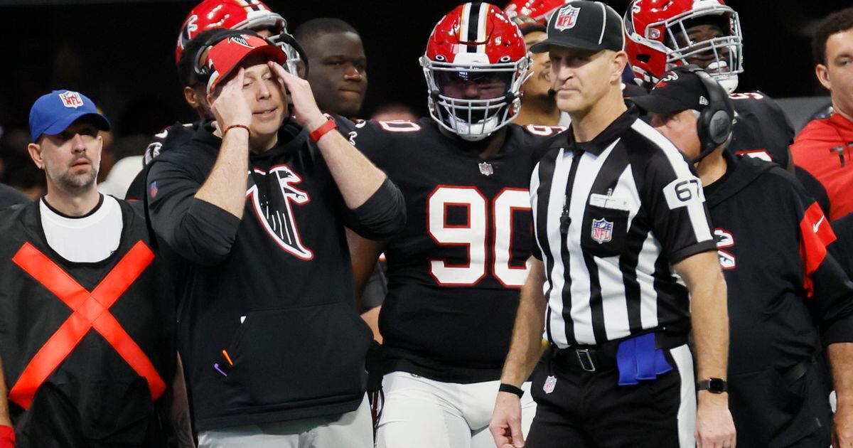 ATLANTA, GA – DECEMBER 04: Pittsburgh punter Pressley Harvin III (6) punts  the ball during the NFL game between the Pittsburgh Steelers and the  Atlanta Falcons on December 4th, 2022 at Mercedes-Benz