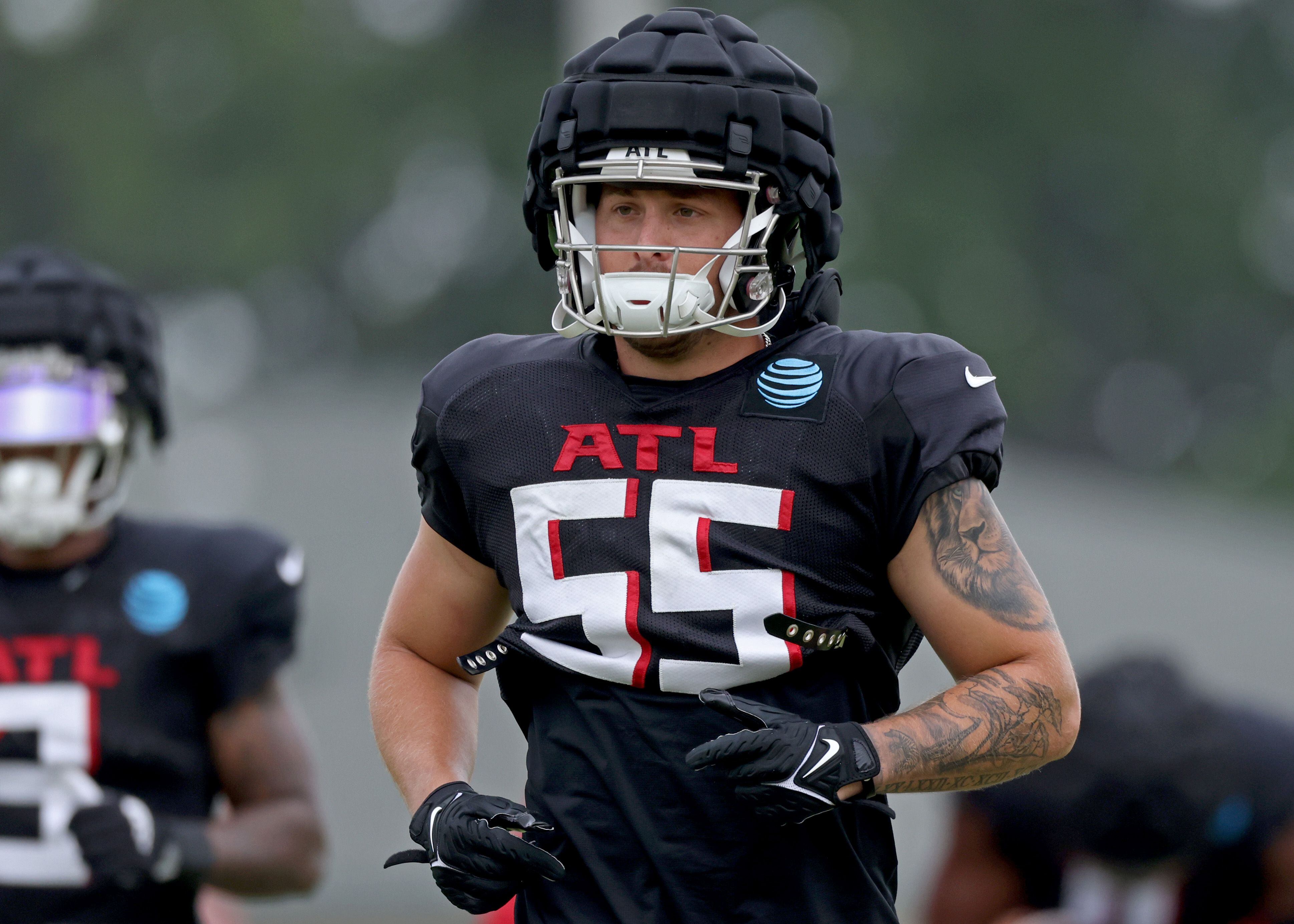 Atlanta Falcons linebacker Nick Kwiatkoski (53) lines up during the first  half of an NFL football game against the Los Angeles Chargers, Sunday, Nov.  6, 2022, in Atlanta. The Los Angeles Chargers