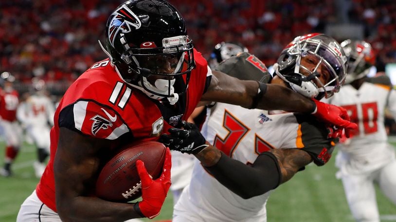 Julio Jones leaves game with a shoulder injury