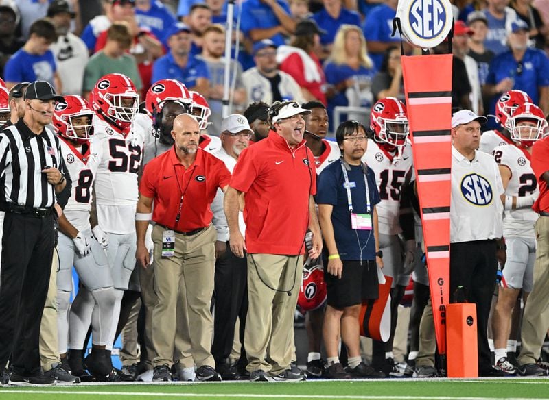 Georgia coach Kirby Smart shouts instructions during the first half in an NCAA football game at Kroger Field, Saturday, September 14, 2024,  in Lexington, Kentucky. (Hyosub Shin / AJC)