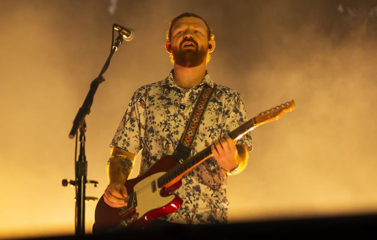 Atlanta, Ga: Zach Bryan played to a sold-out crowd of cowboy hat-clad fans who sang along with every word. Photo taken Saturday August 10, 2024 at Mercedes Benz Stadium. (RYAN FLEISHER FOR THE ATLANTA JOURNAL-CONSTITUTION)