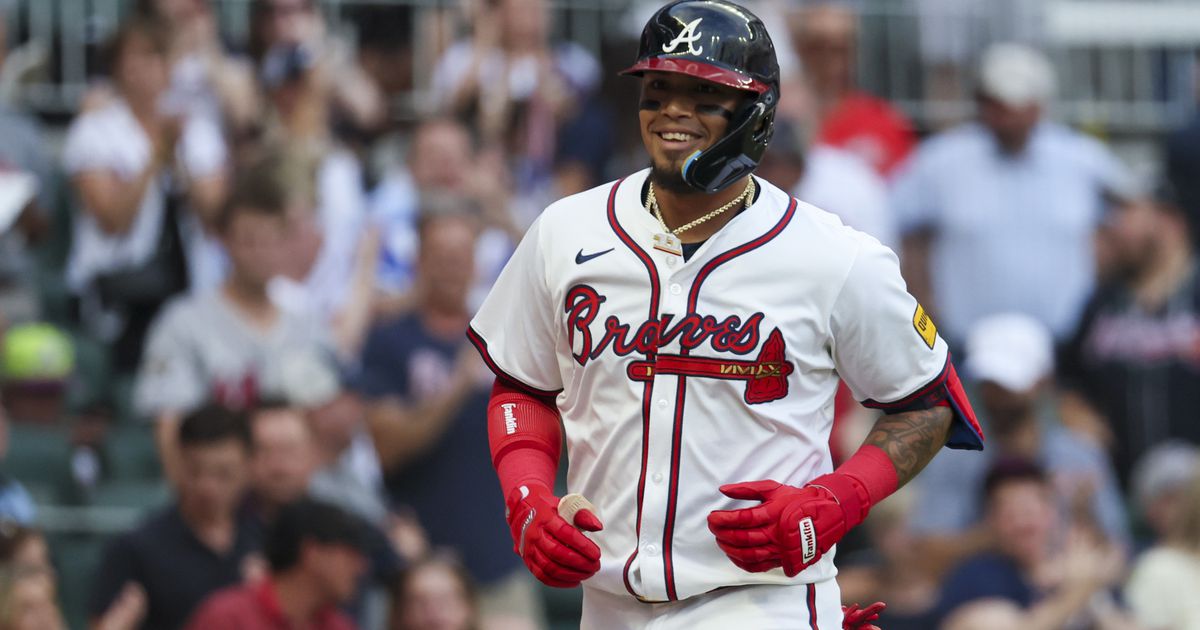 Braves shortstop Orlando Arcia leaves Monday's game due to dizziness