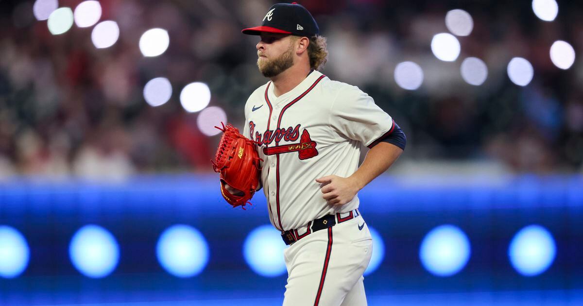 Braves reliever A.J. Minter hits injured list with hip issue