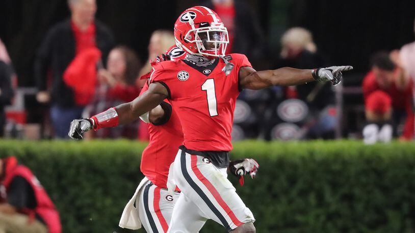 George Pickens Georgia Bulldogs Unsigned Leaping in 2021 Bowl Game  Photograph