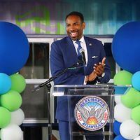 071322 Atlanta: Atlanta Mayor Andre Dickens applaudes the opening of the inaugural BeltLine MarketPlace under the Freedom Parkway Bridge, on Wednesday, July 13, 2022, in Atlanta. The new pilot program offers pop-up storefront space for local, Black-owned businesses in refurbished shipping containers along the Atlanta BeltLine in two different areas.  “Curtis Compton / Curtis Compton@ajc.com”