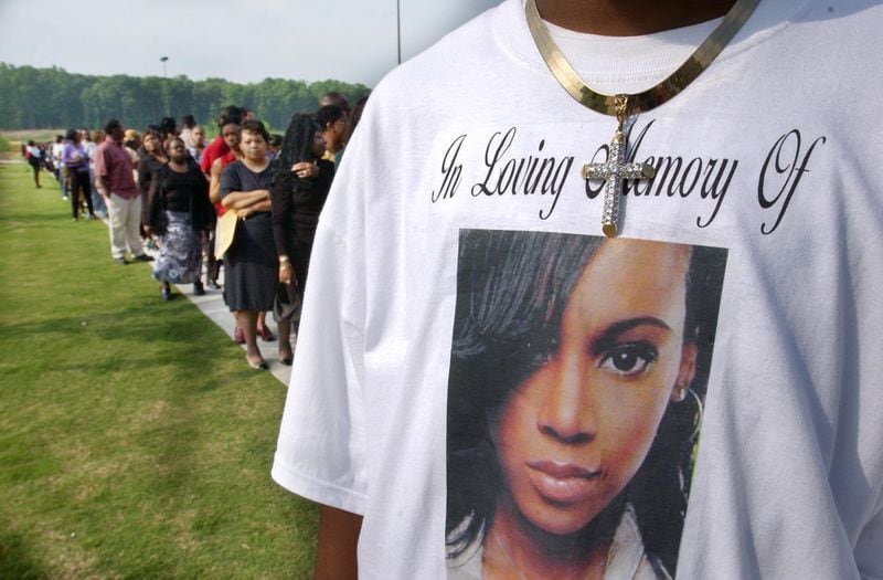 020502. LITHONIA.  Fans showed up by the thousands to New Birth Missionary Baptist Church for Lisa Lopes' funeral.  RICH ADDICKS/STAFF