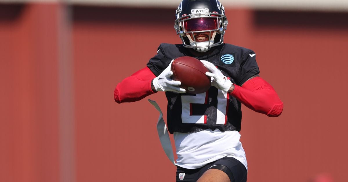 Atlanta Falcons safety Dean Marlowe (21) lines up during the second half of  an NFL football game against the Carolina Panthers, Sunday, Oct. 30, 2022, in  Atlanta. The Atlanta Falcons won 37-34. (