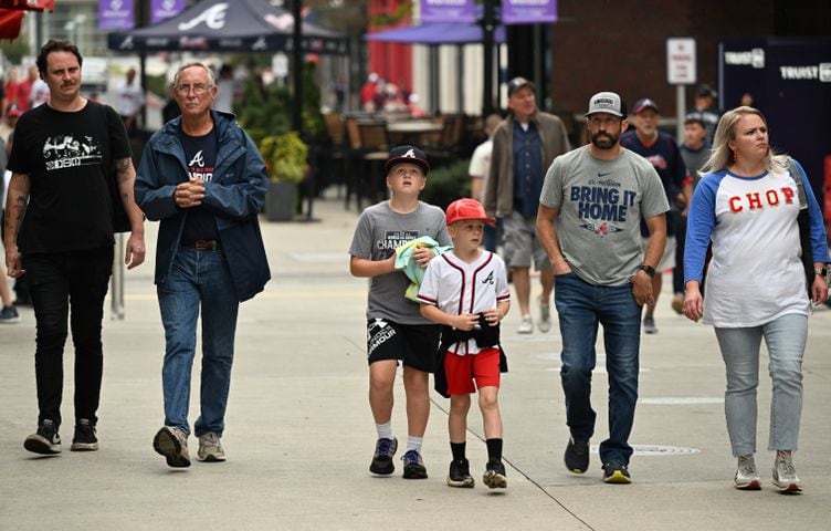 Braves vs Phillies Game 2