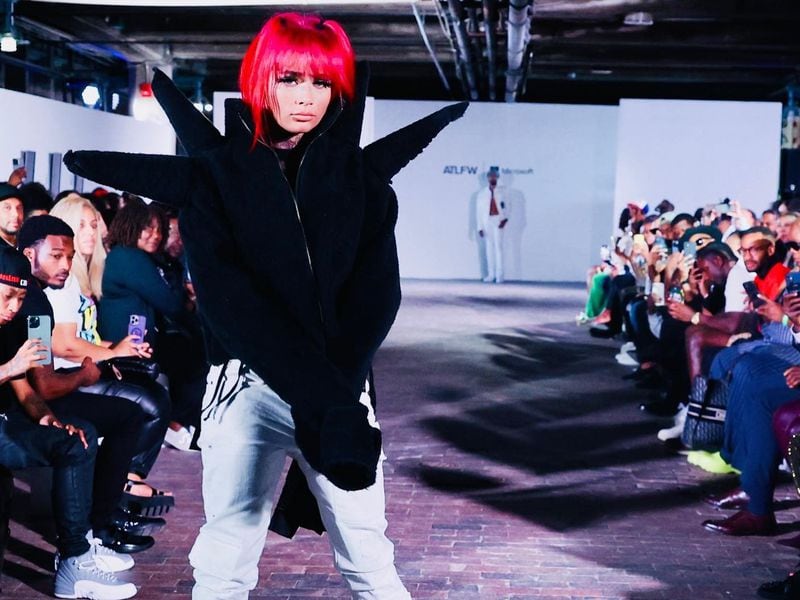 A model stops on the runway at the 2022 Atlanta Fashion Week. Photo: Courtesy of ATLFW / Prince Williams / ATLpics.net