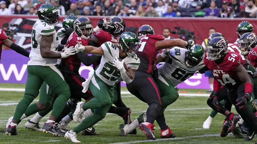 New York Jets defensive tackle Quinnen Williams vs. Atlanta Falcons wide  receiver Calvin Ridley