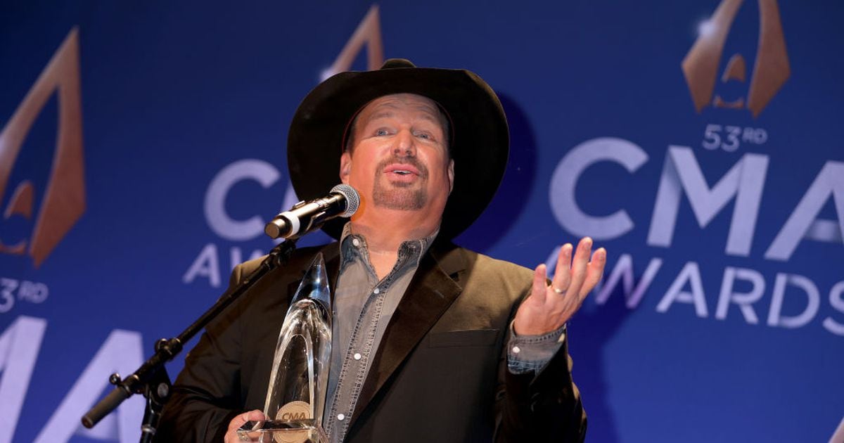 Shaped by the orange: Garth Brooks returns to his alma mater, News