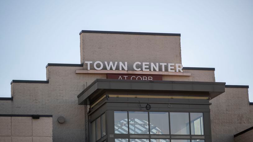 Town Center shooting report turns out to be jewelry store robbery